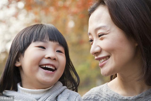 妈妈米呀十姐妹最新板，小巷美食秘境探索
